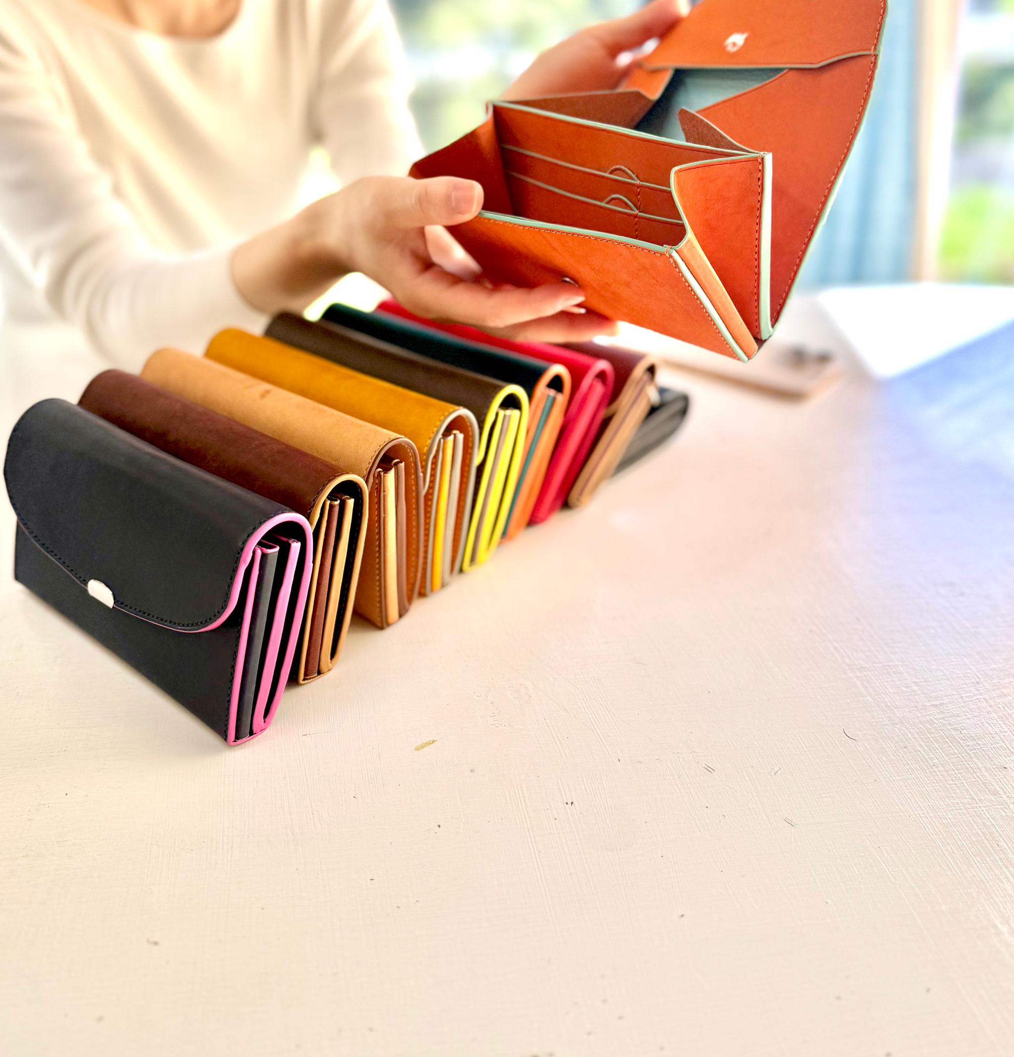 お札を折らないコンパクト長財布 小さいのに見やすい・取り出しやすい お財布ショルダー対応 カラーカスタム （ブラック） | 5枚目